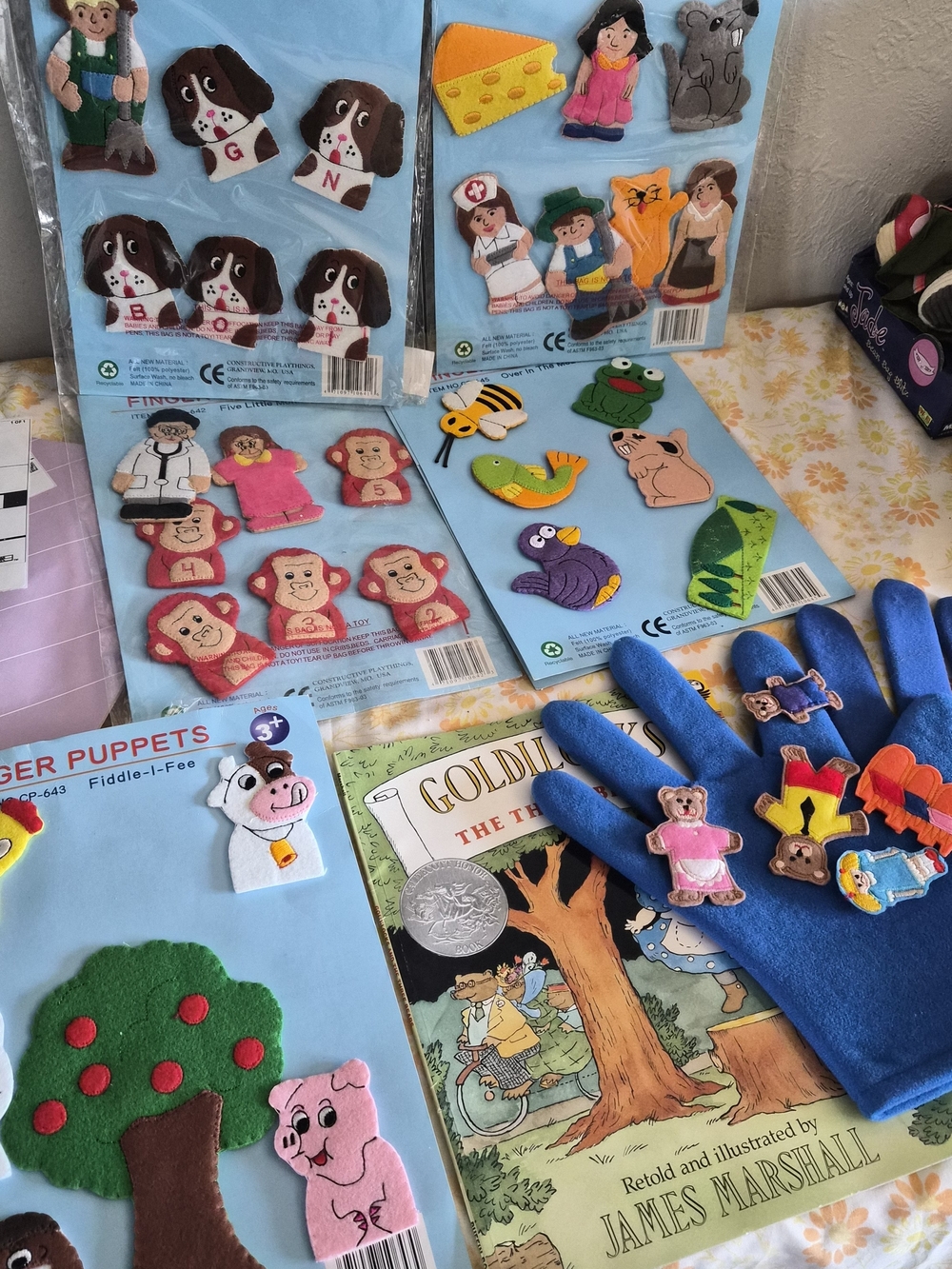 Blue Kids Finger Puppet Gloves with Felt Animal Characters Lakeshore